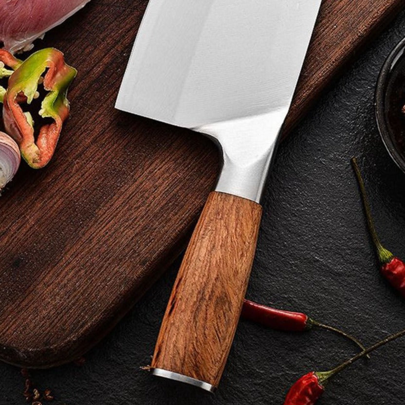 Expertly Crafted Damascus Steel Knife